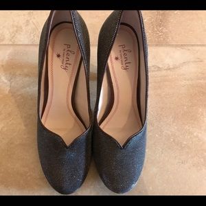 BLACK GLITTERY SHOES….{PERFECT CONDITION}